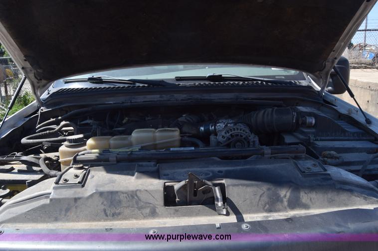 image for item K7282 2000 Ford F450 Super Duty XL bucket truck