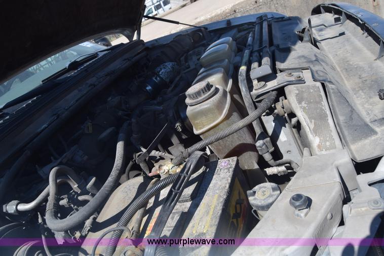 image for item K7282 2000 Ford F450 Super Duty XL bucket truck