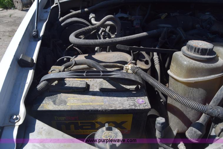 image for item K7282 2000 Ford F450 Super Duty XL bucket truck