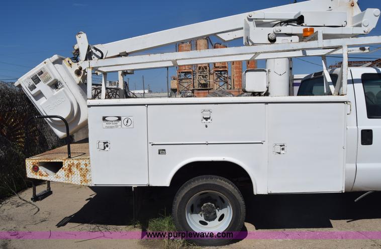 image for item K7282 2000 Ford F450 Super Duty XL bucket truck