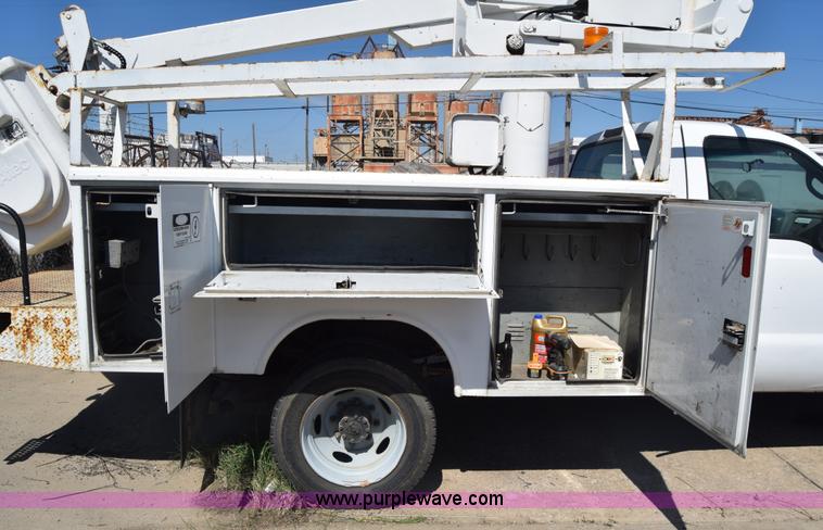 image for item K7282 2000 Ford F450 Super Duty XL bucket truck