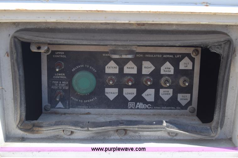 image for item K7282 2000 Ford F450 Super Duty XL bucket truck