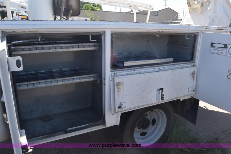 image for item K7282 2000 Ford F450 Super Duty XL bucket truck