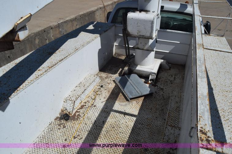 image for item K7282 2000 Ford F450 Super Duty XL bucket truck