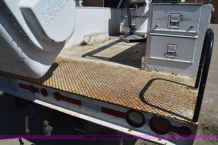 image for item K7282 2000 Ford F450 Super Duty XL bucket truck