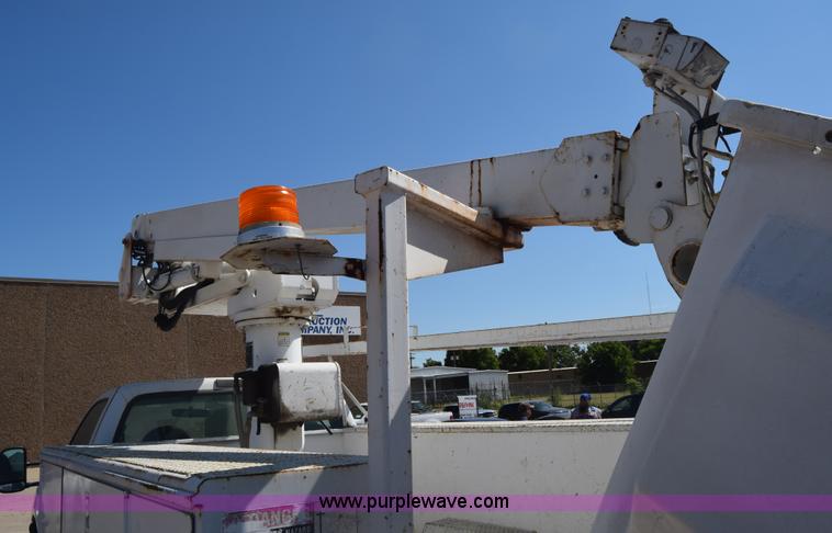 image for item K7282 2000 Ford F450 Super Duty XL bucket truck