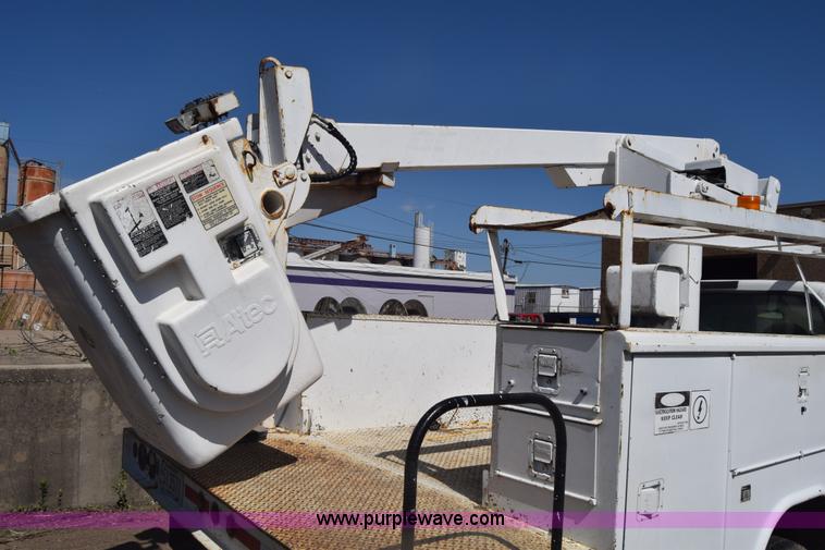 image for item K7282 2000 Ford F450 Super Duty XL bucket truck