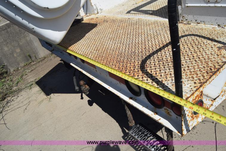 image for item K7282 2000 Ford F450 Super Duty XL bucket truck