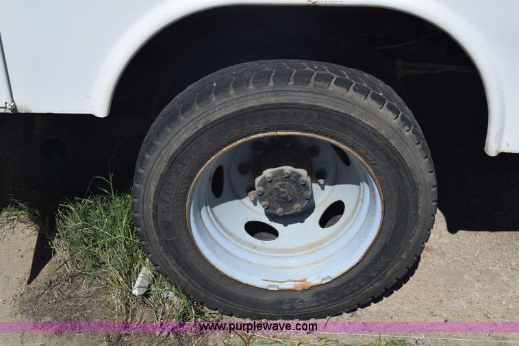 image for item K7282 2000 Ford F450 Super Duty XL bucket truck