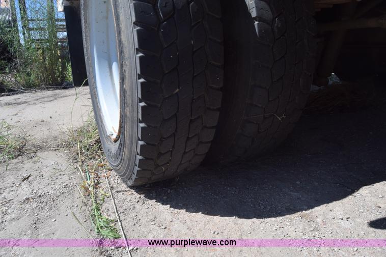 image for item K7282 2000 Ford F450 Super Duty XL bucket truck