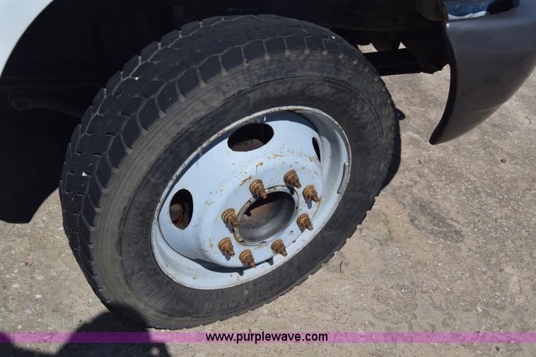 image for item K7282 2000 Ford F450 Super Duty XL bucket truck