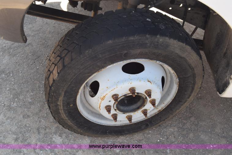 image for item K7282 2000 Ford F450 Super Duty XL bucket truck