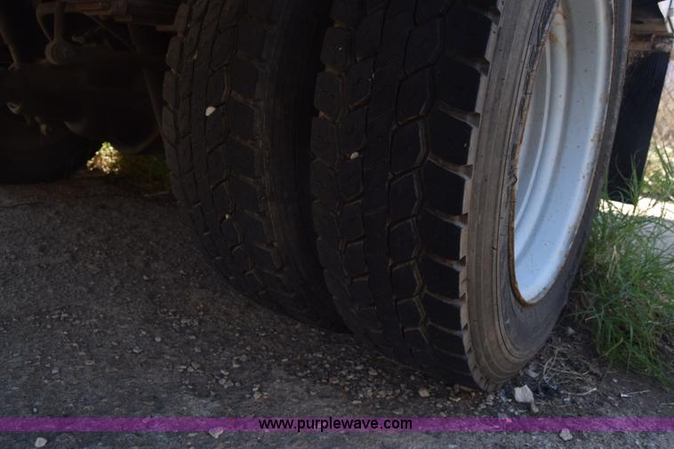 image for item K7282 2000 Ford F450 Super Duty XL bucket truck