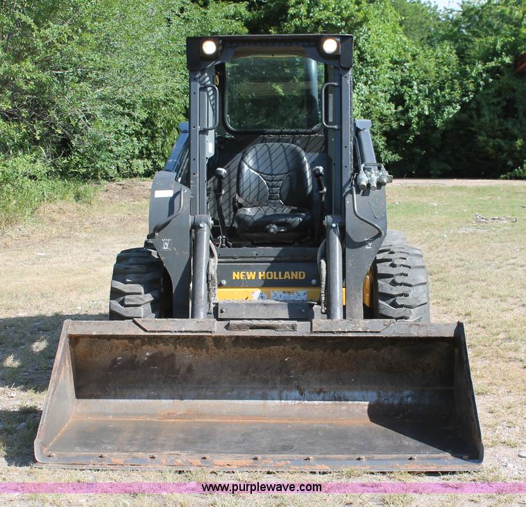 image for item K8796 2012 New Holland L220 skid steer