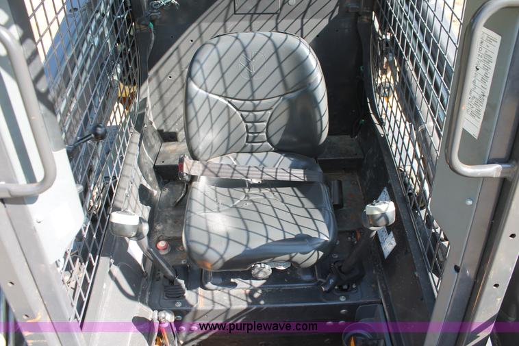 image for item K8796 2012 New Holland L220 skid steer