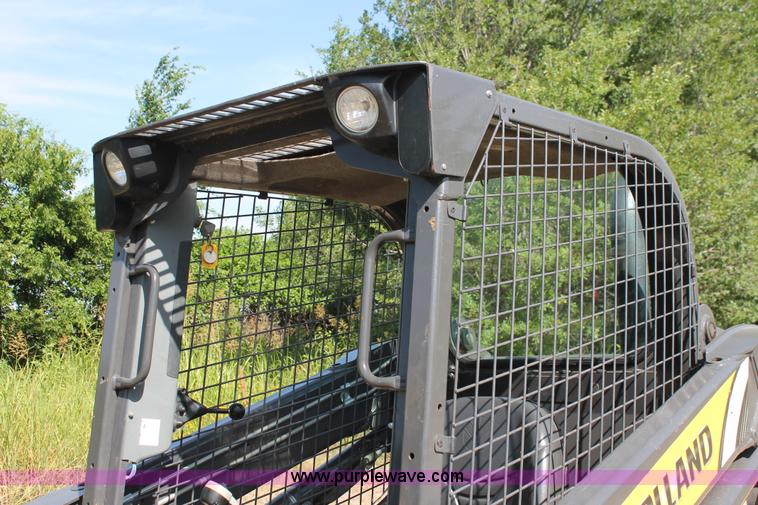 image for item K8796 2012 New Holland L220 skid steer