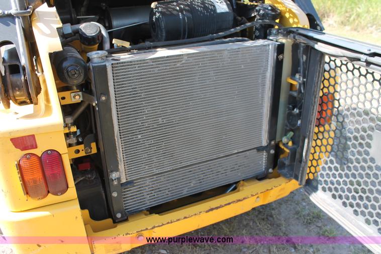 image for item K8796 2012 New Holland L220 skid steer