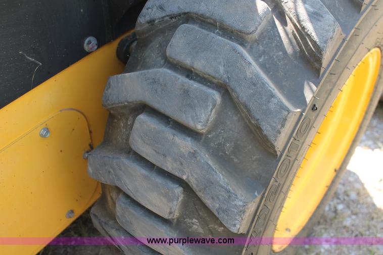 image for item K8796 2012 New Holland L220 skid steer