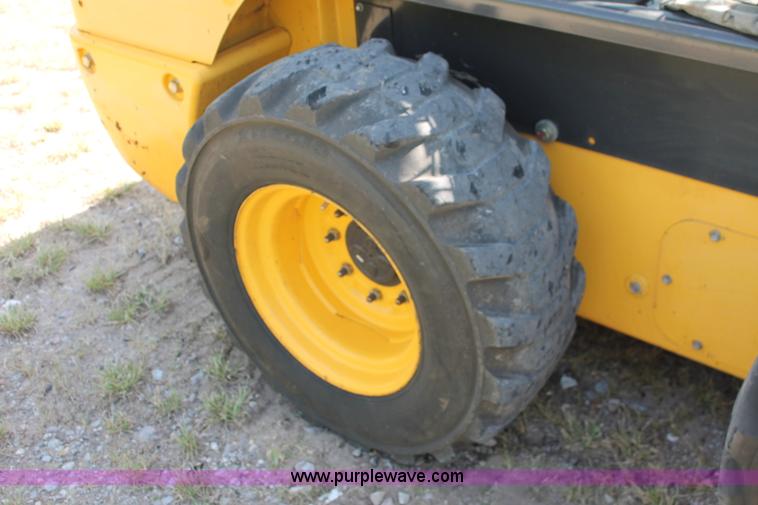 image for item K8796 2012 New Holland L220 skid steer