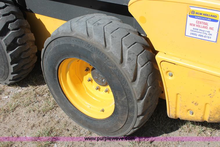 image for item K8796 2012 New Holland L220 skid steer