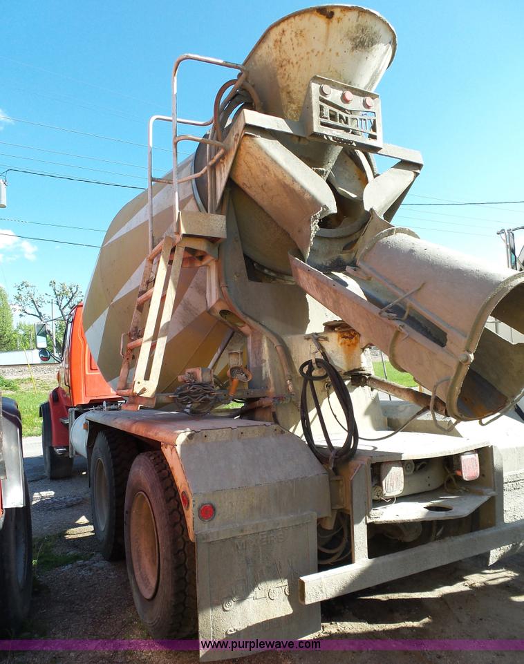 image for item L2018 2000 Sterling L8513 mixer truck