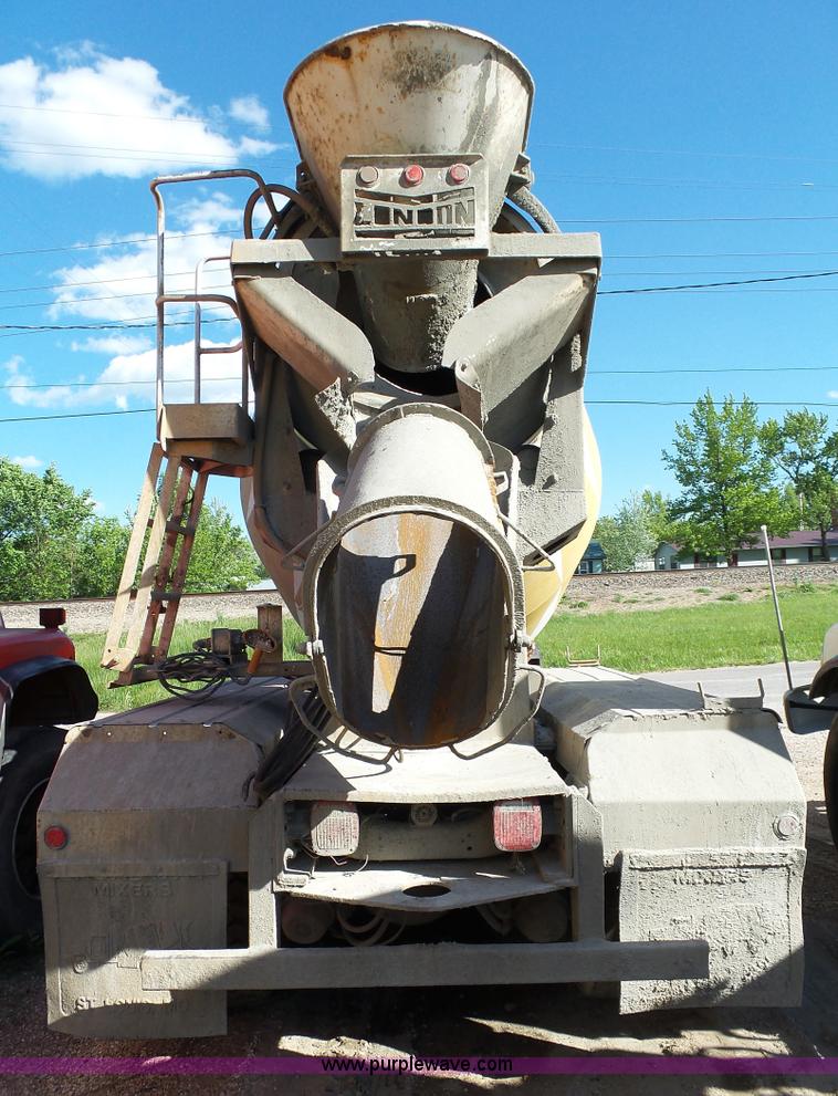 image for item L2018 2000 Sterling L8513 mixer truck