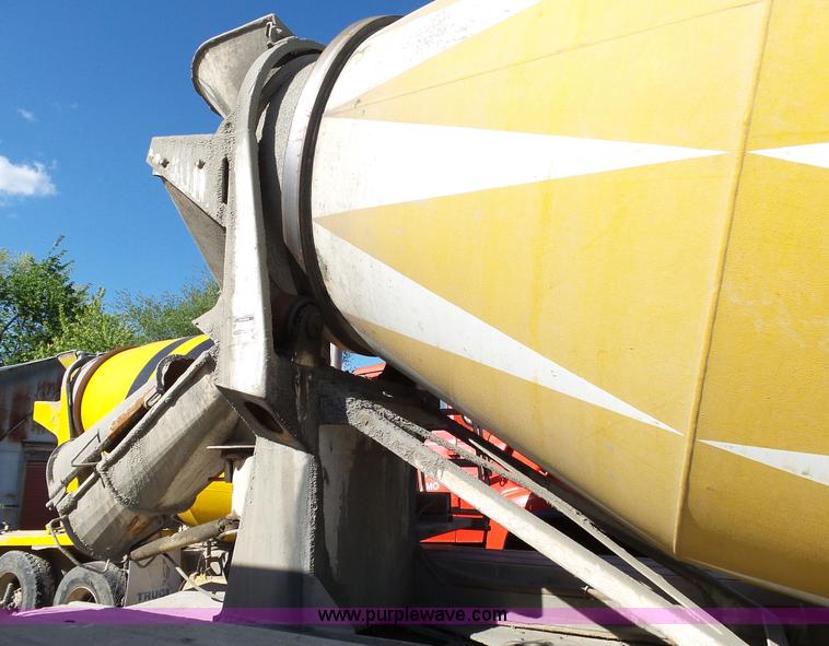 image for item L2018 2000 Sterling L8513 mixer truck