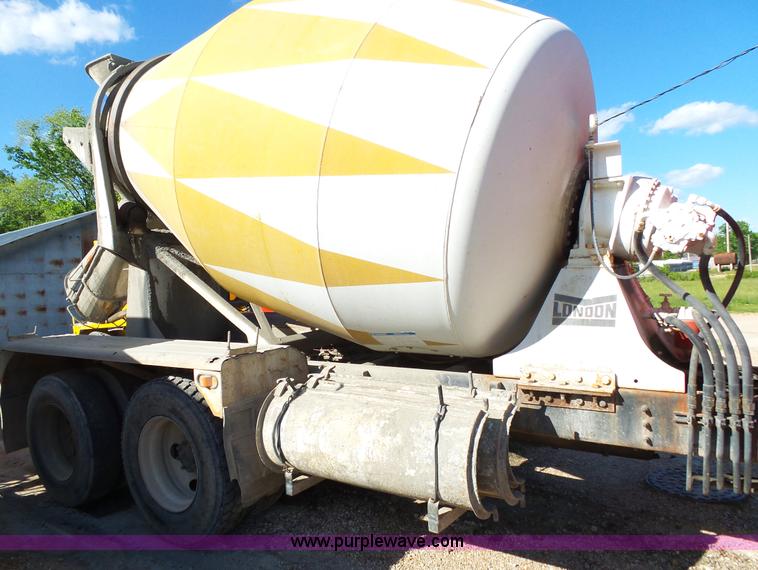 image for item L2018 2000 Sterling L8513 mixer truck