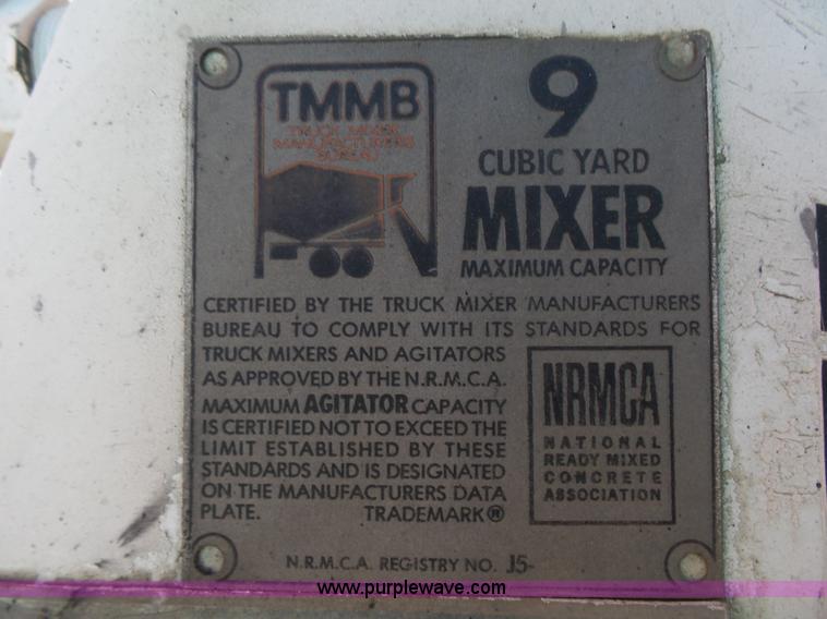 image for item L2018 2000 Sterling L8513 mixer truck