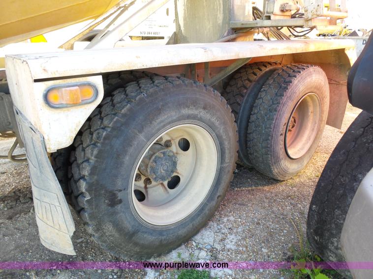 image for item L2018 2000 Sterling L8513 mixer truck