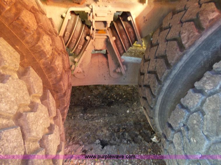 image for item L2018 2000 Sterling L8513 mixer truck