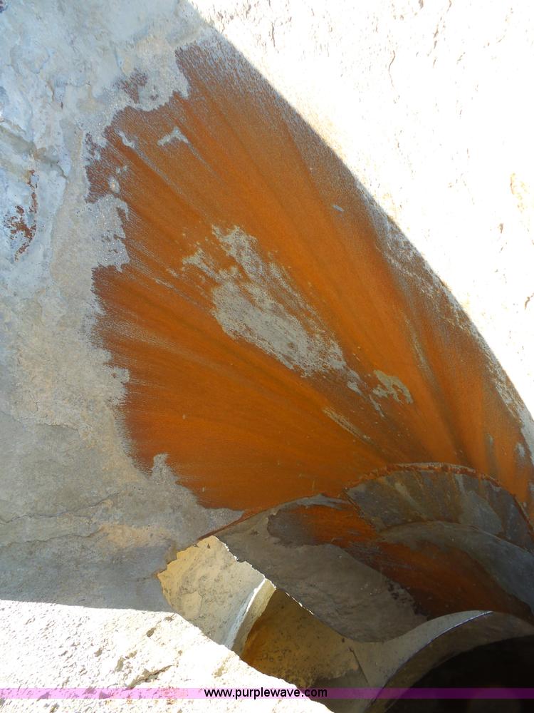 image for item L2018 2000 Sterling L8513 mixer truck