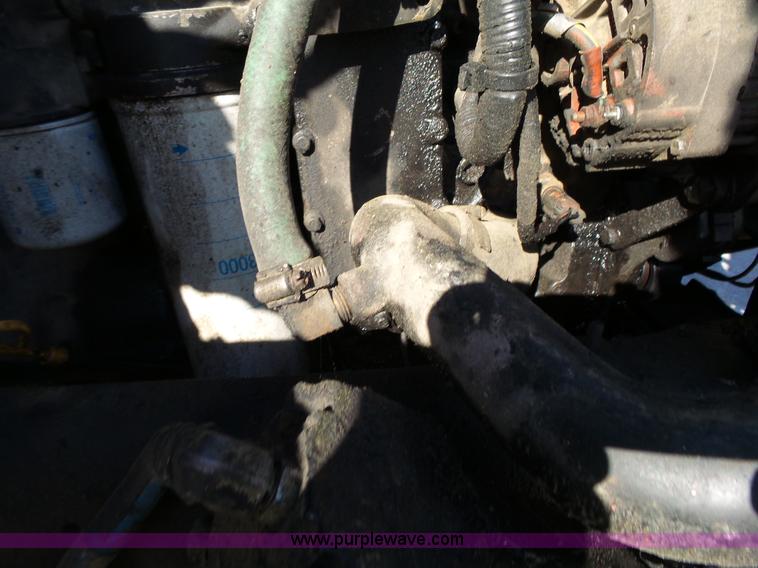 image for item L2018 2000 Sterling L8513 mixer truck