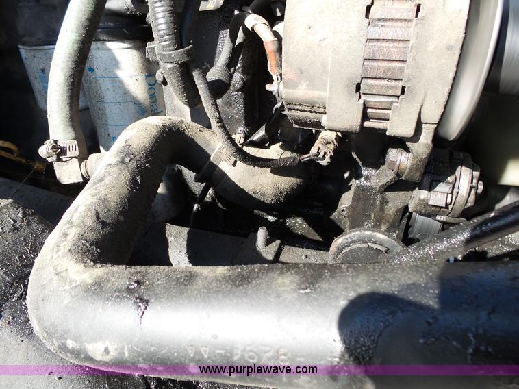 image for item L2018 2000 Sterling L8513 mixer truck