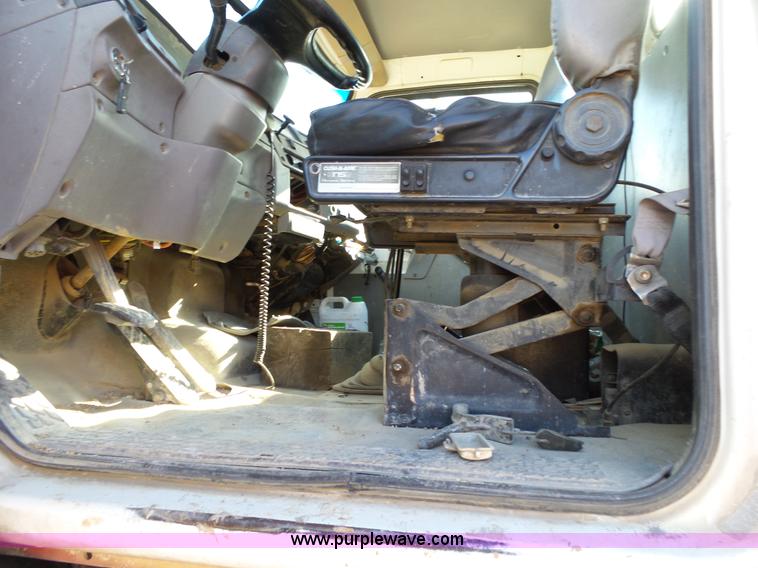 image for item L2018 2000 Sterling L8513 mixer truck