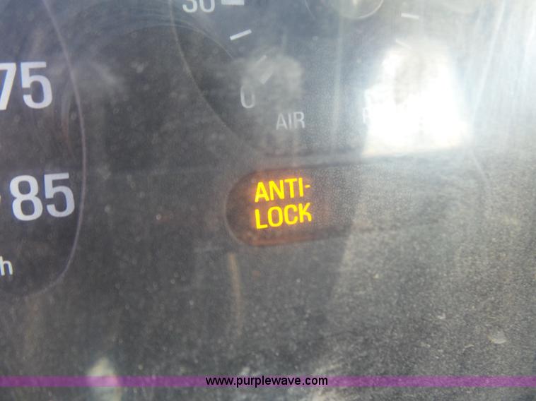 image for item L2018 2000 Sterling L8513 mixer truck