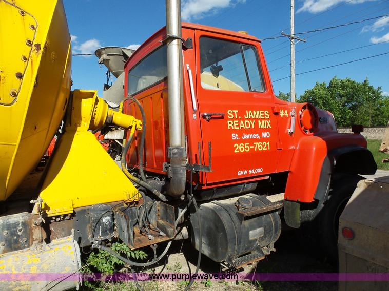 image for item L2019 1989 Ford LT8000 mixer truck
