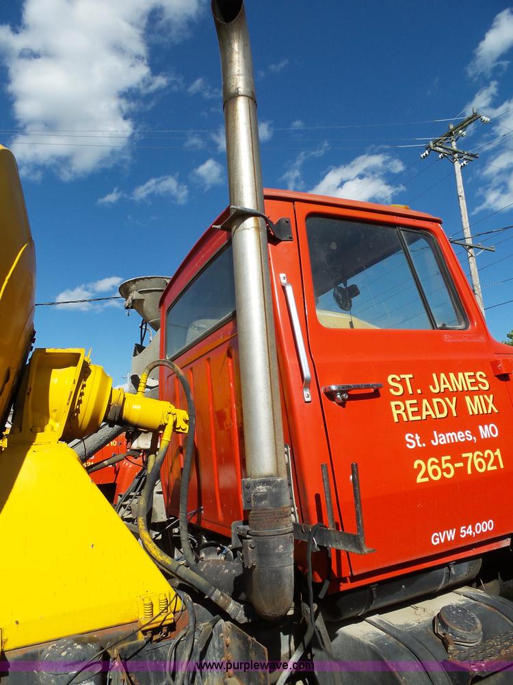 image for item L2019 1989 Ford LT8000 mixer truck