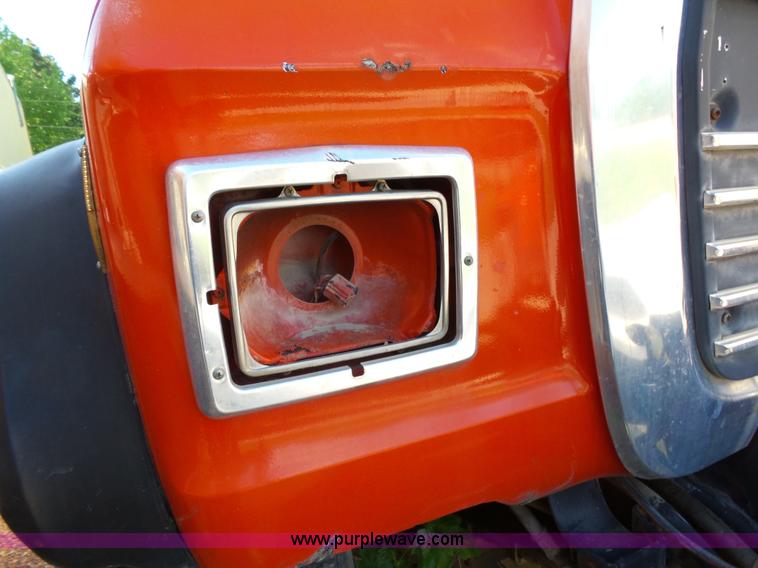 image for item L2019 1989 Ford LT8000 mixer truck