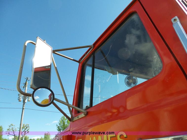 image for item L2019 1989 Ford LT8000 mixer truck