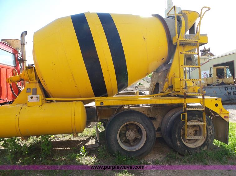 image for item L2019 1989 Ford LT8000 mixer truck