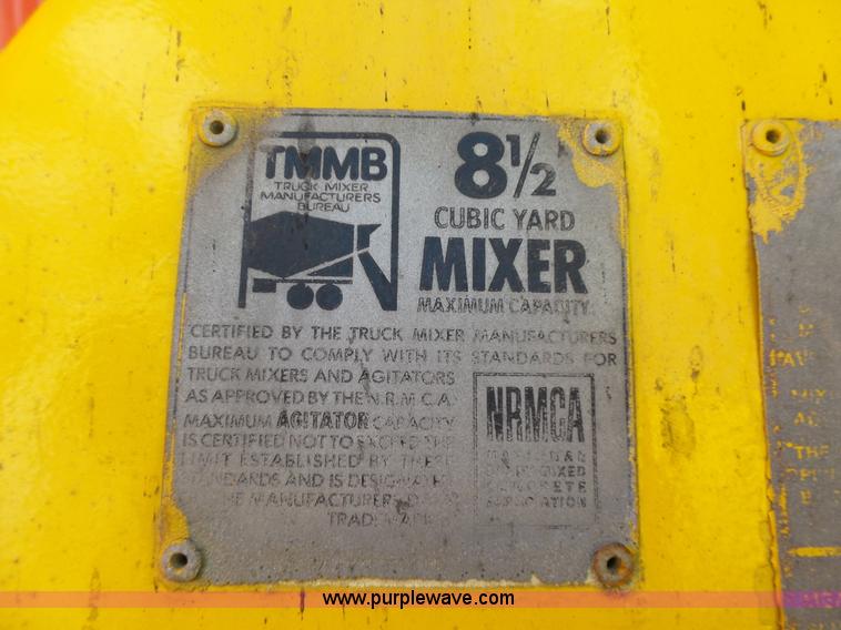 image for item L2019 1989 Ford LT8000 mixer truck