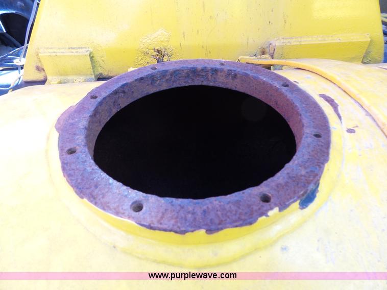 image for item L2019 1989 Ford LT8000 mixer truck