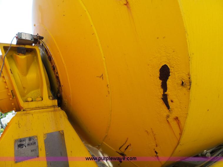 image for item L2019 1989 Ford LT8000 mixer truck