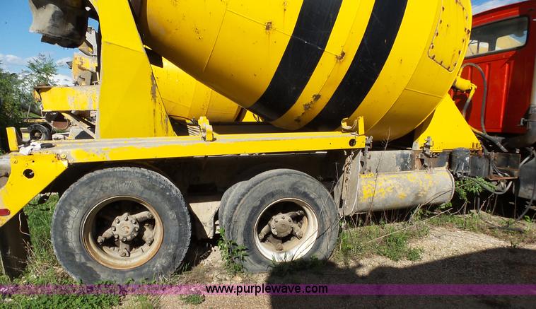 image for item L2019 1989 Ford LT8000 mixer truck