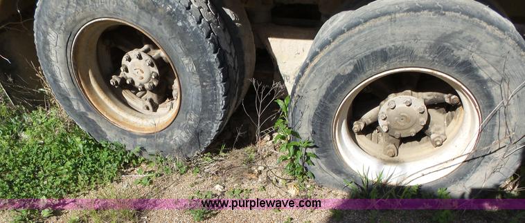 image for item L2019 1989 Ford LT8000 mixer truck