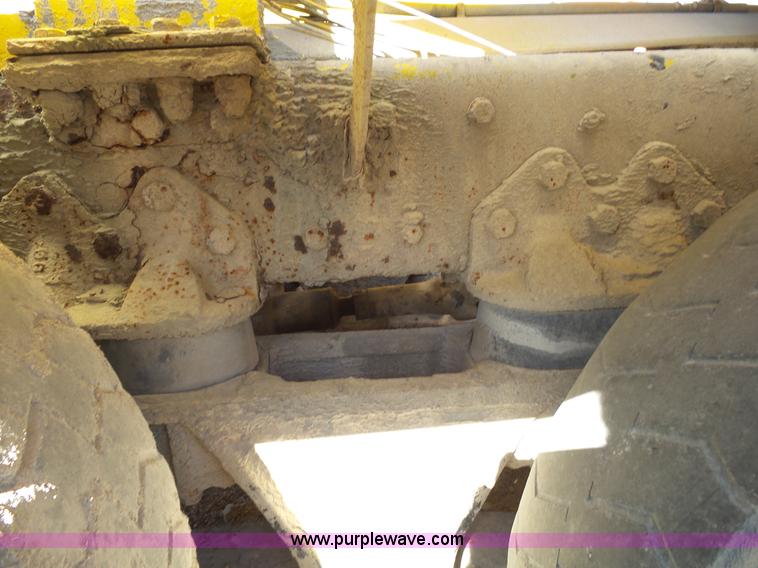 image for item L2019 1989 Ford LT8000 mixer truck