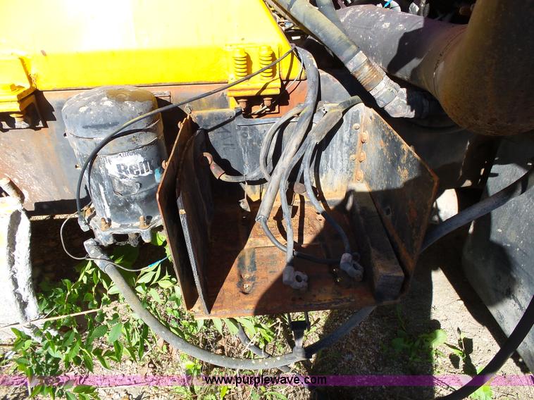 image for item L2019 1989 Ford LT8000 mixer truck