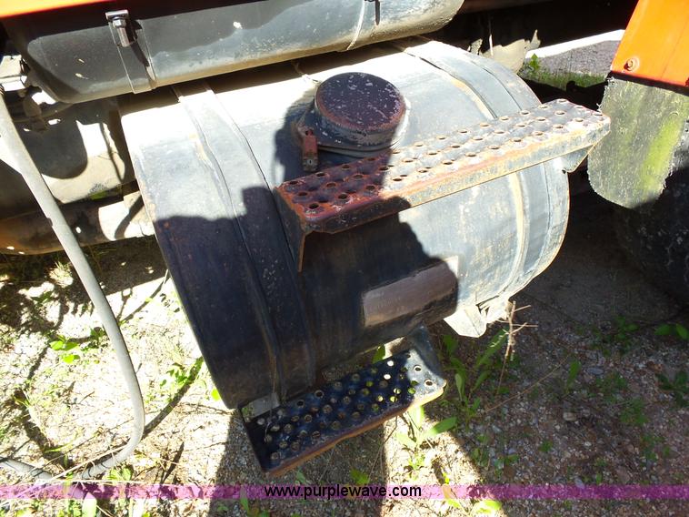 image for item L2019 1989 Ford LT8000 mixer truck