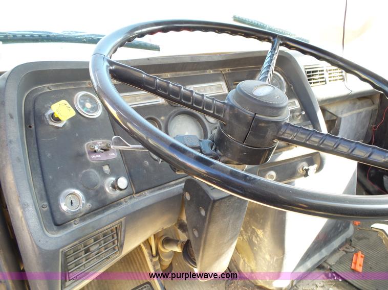 image for item L2019 1989 Ford LT8000 mixer truck